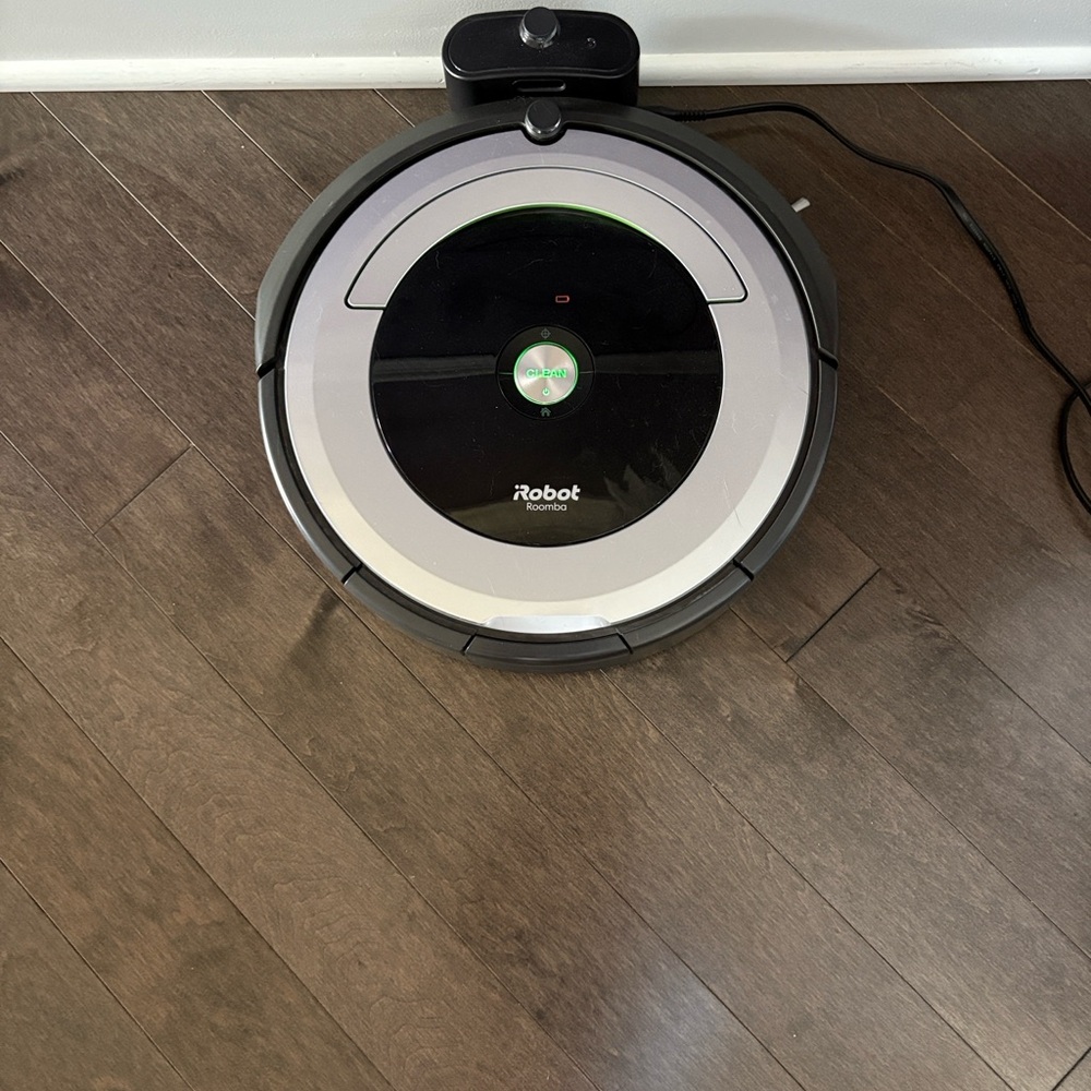 iRobot Roomba Vacuum Cleaner - Black and Gray